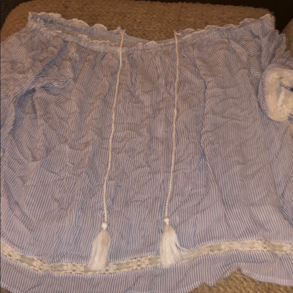 American Eagle off shoulder blouse